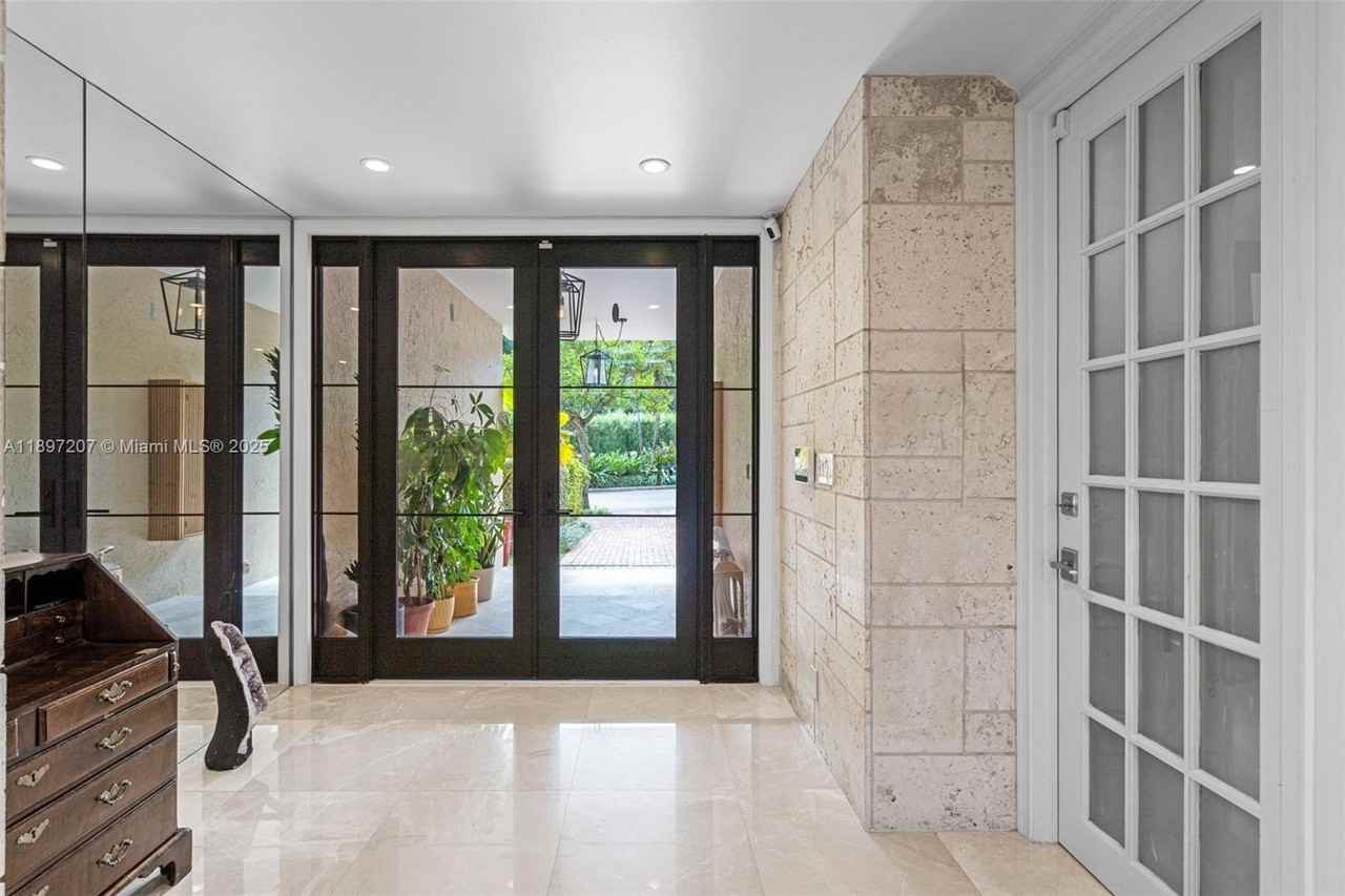 6124 Paradise Point Dr #6124 - Photo 4 of 50