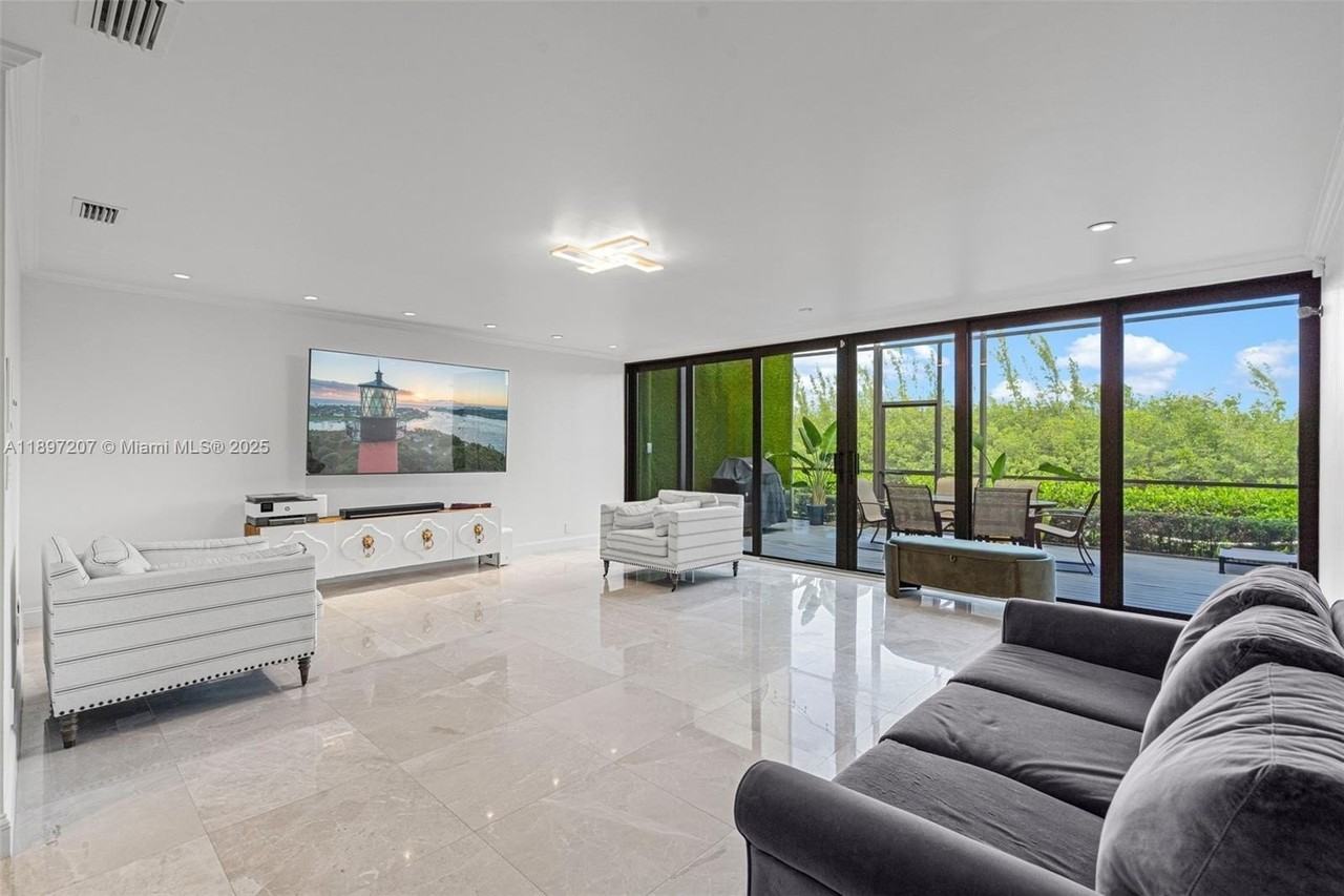 6124 Paradise Point Dr #6124 - Photo 6 of 50