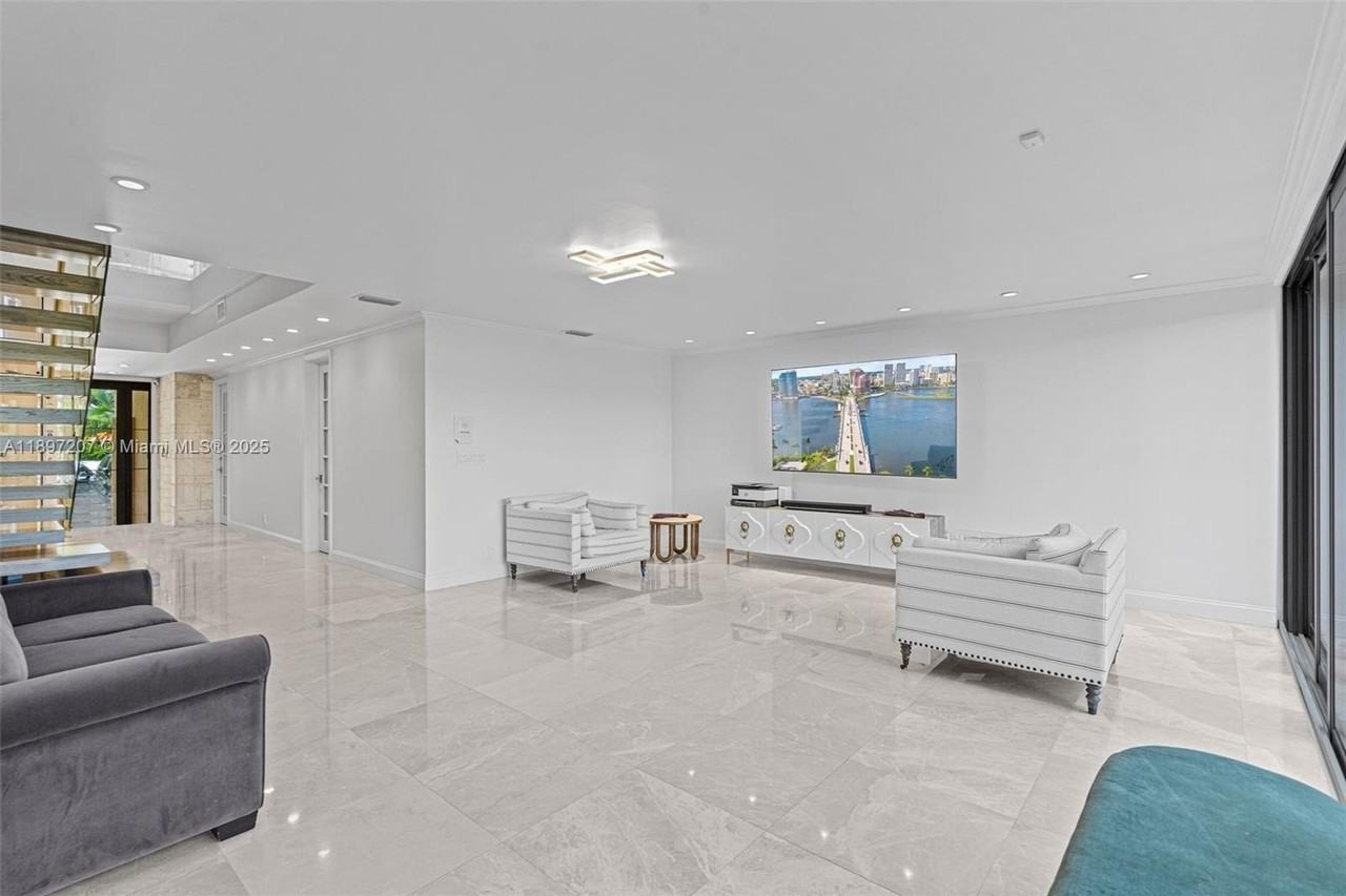 6124 Paradise Point Dr #6124 - Photo 7 of 50