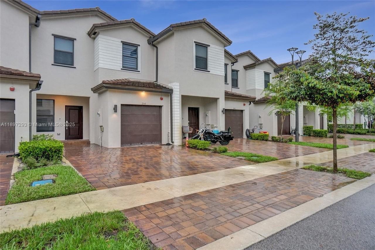 250 Sw 159th Ct #250 - Photo 2 of 30