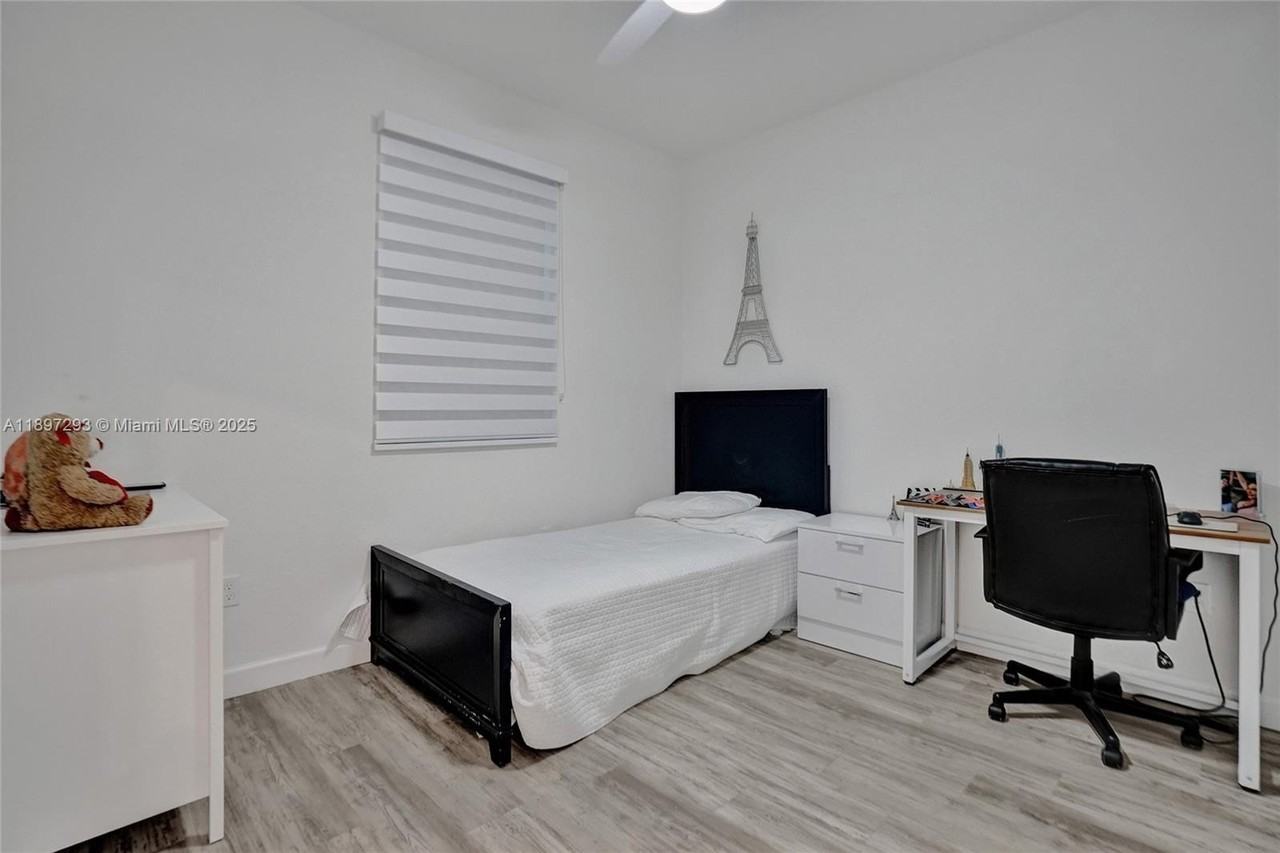 250 Sw 159th Ct #250 - Photo 4 of 30