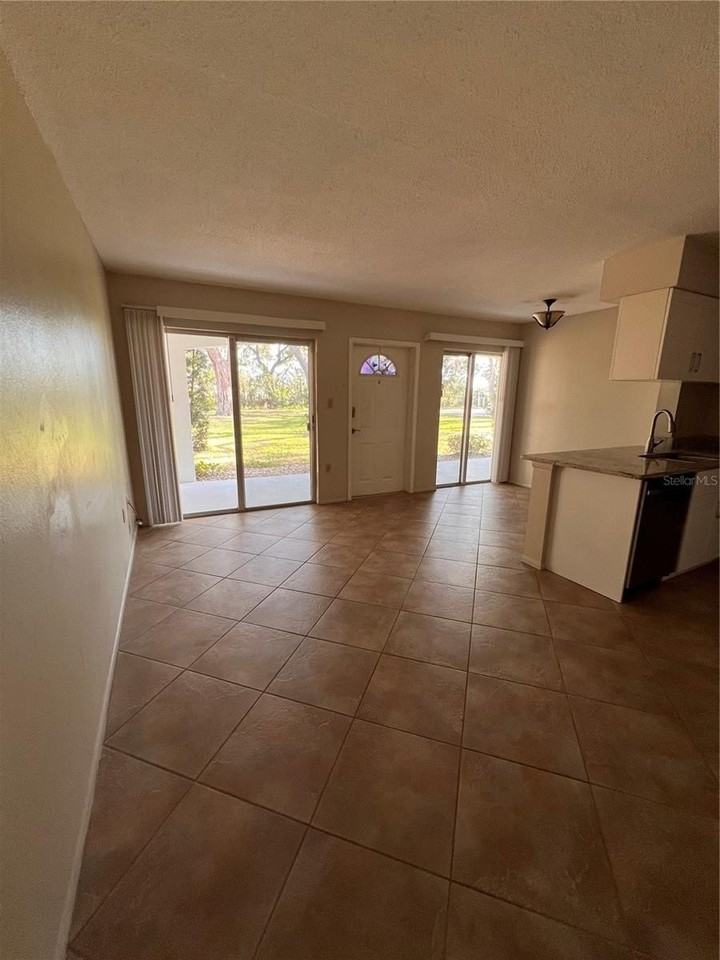 4035 S School Ave #D3 - Photo 4 of 10