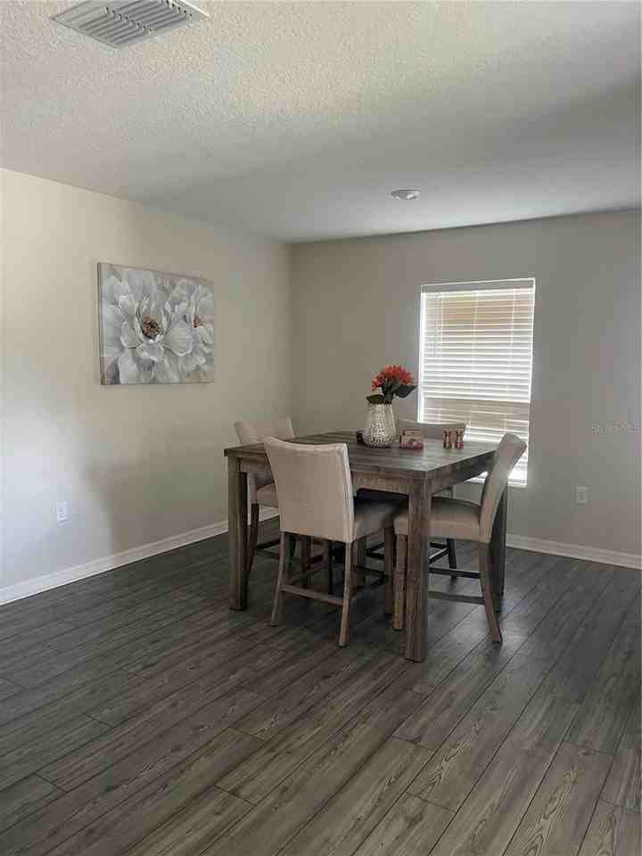 1635 Wynford Cir - Photo 3 of 12