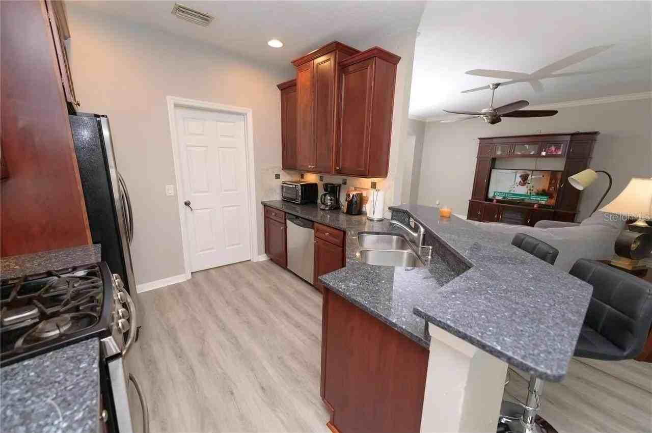 2707 Kilgore St - Photo 4 of 9