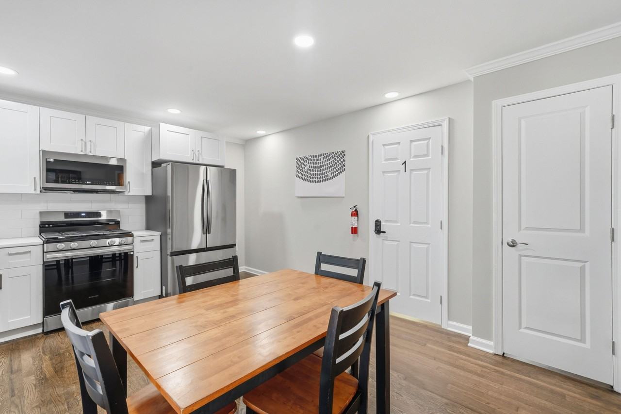 Melody Ln Nw - Photo 4 of 9