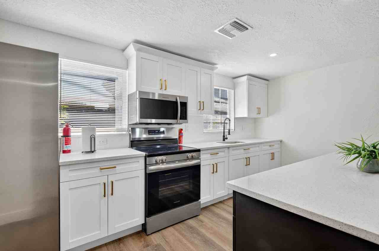 S 87th St - Photo 2 of 8