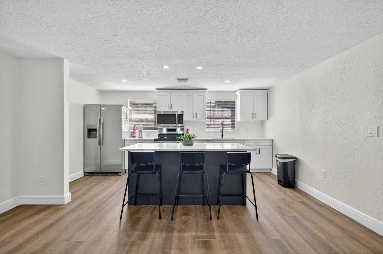 S 87th St - Photo 6 of 8