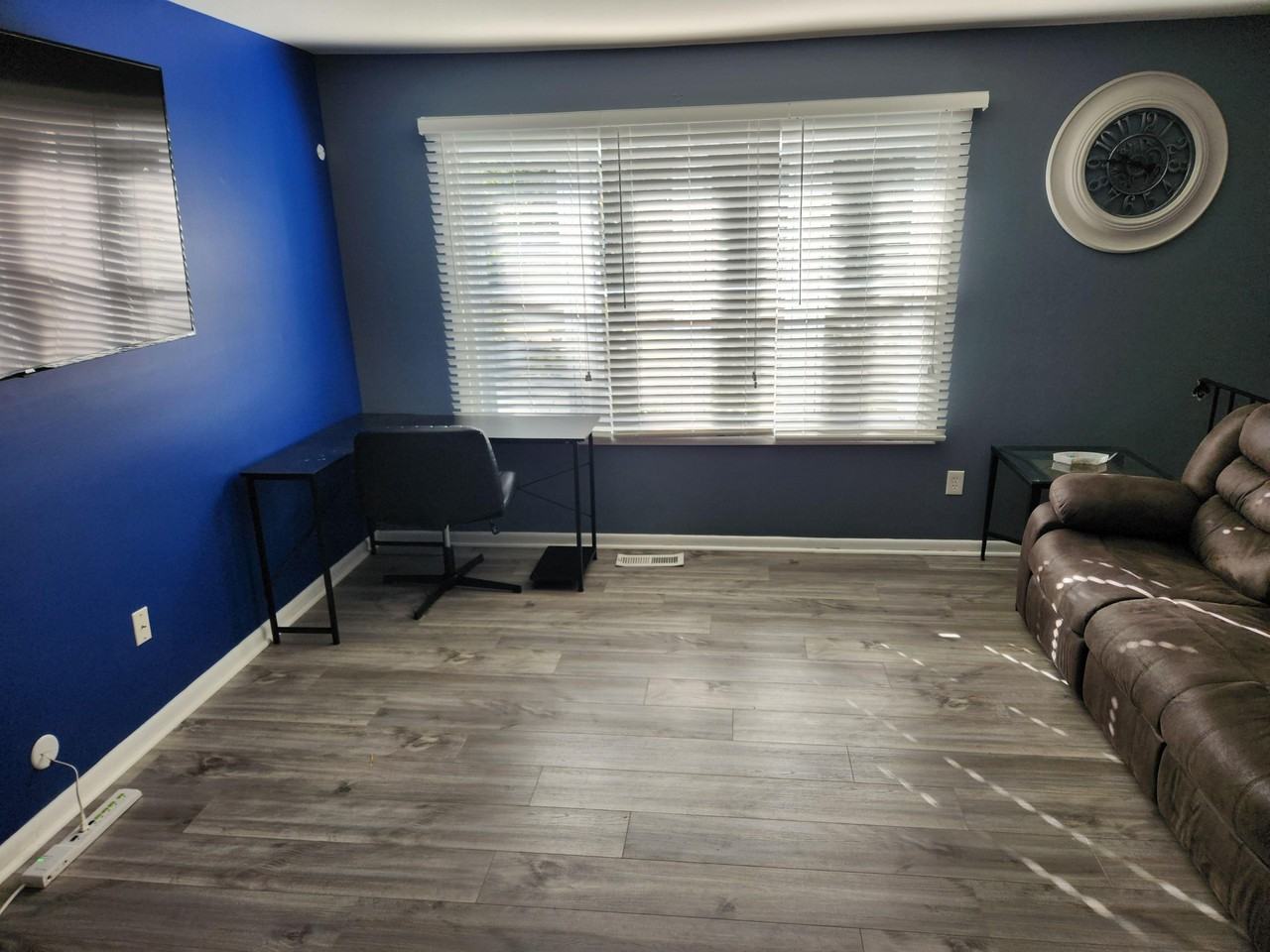 Loughran Ter - Photo 3 of 10