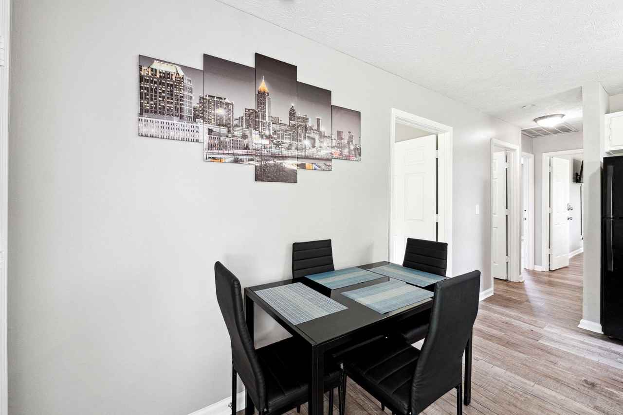 Ashton Ct - Photo 3 of 9