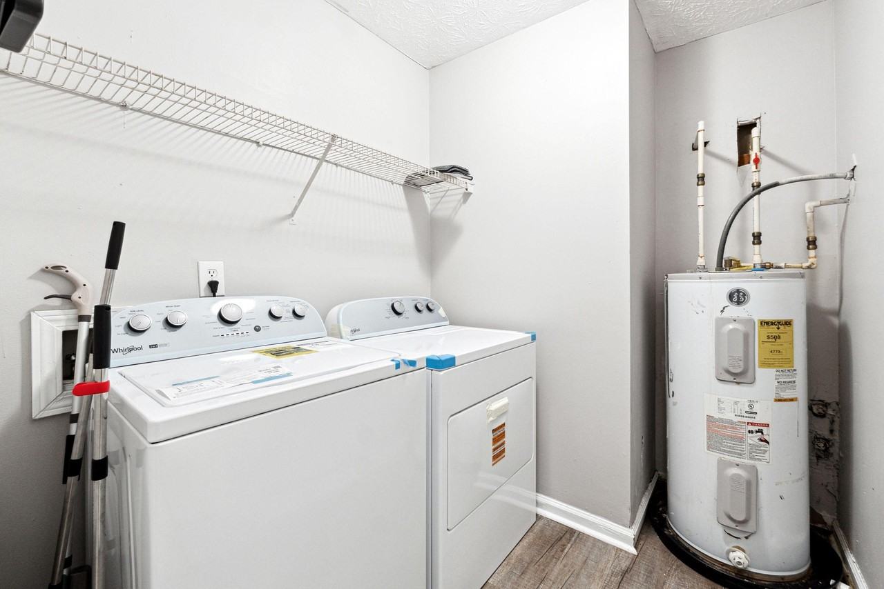 Ashton Ct - Photo 7 of 9