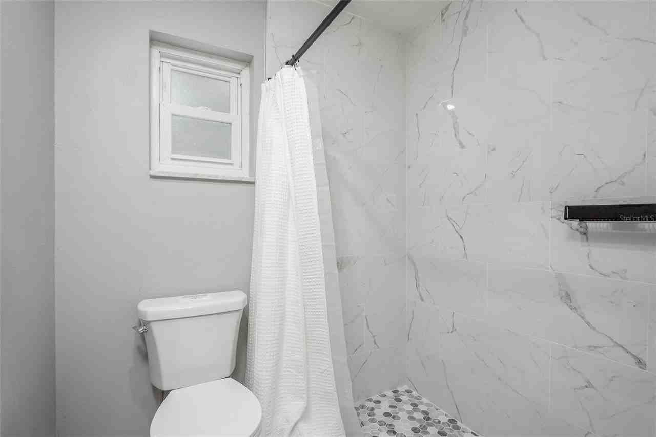 1762 Bayshore Blvd - Photo 7 of 12