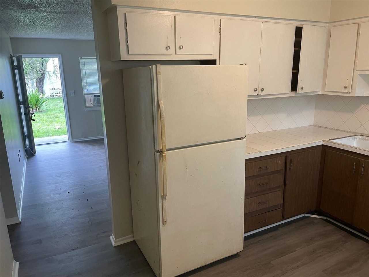 2409 13th St W #4 - Photo 6 of 15