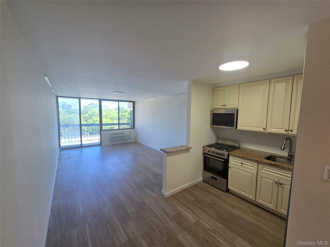 15038 Union Tpke #7N - Photo 5 of 10