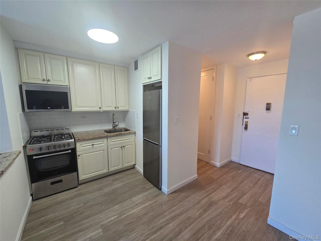 15038 Union Tpke #7N - Photo 6 of 10