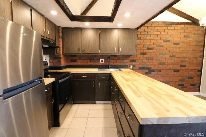 8 Sherman Rd - Photo 4 of 15