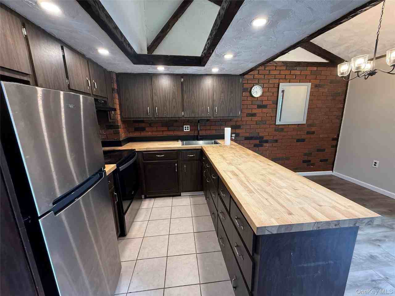 8 Sherman Rd - Photo 7 of 15