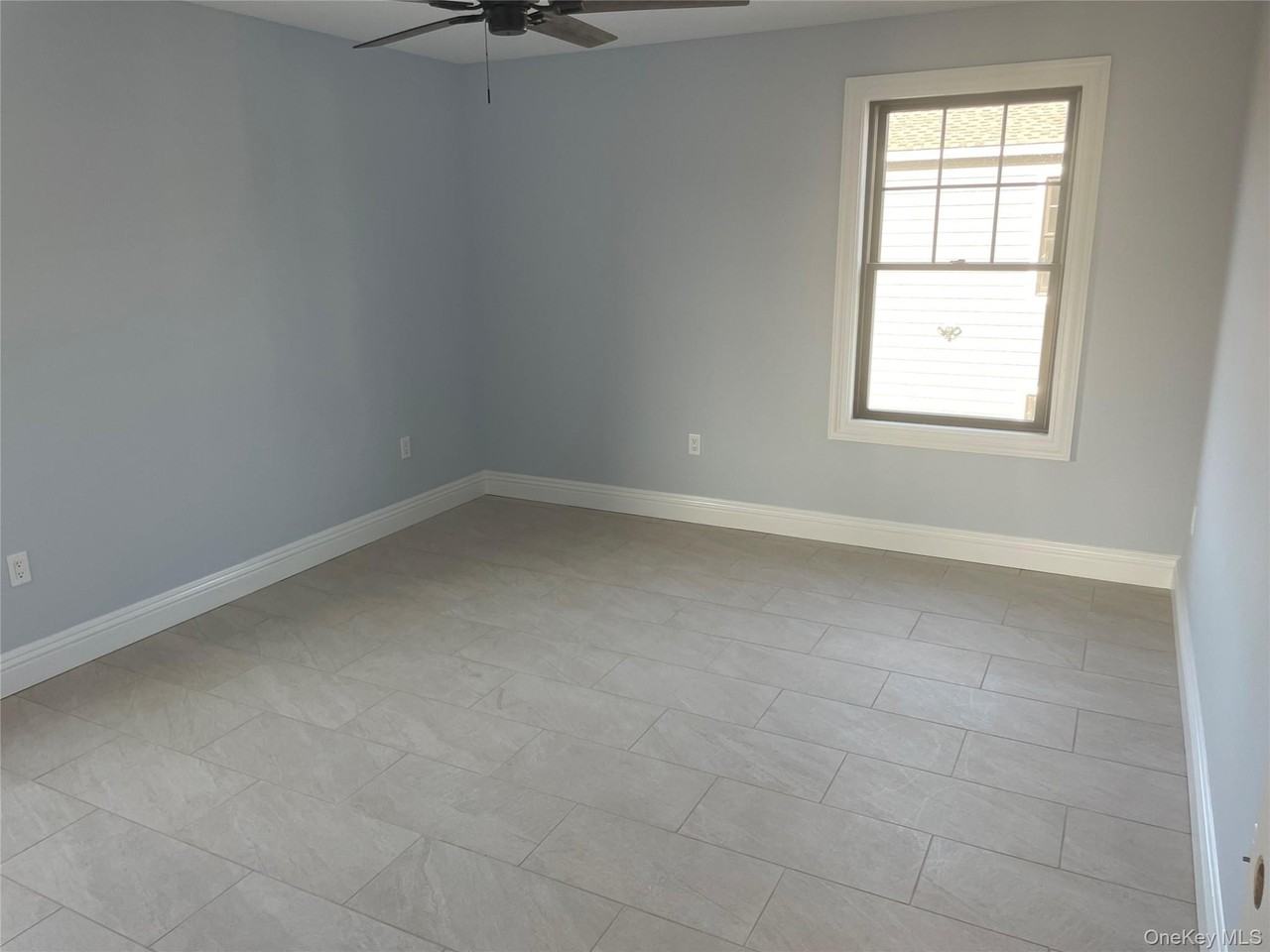 59 Clinton Ave #1stFL - Photo 6 of 10