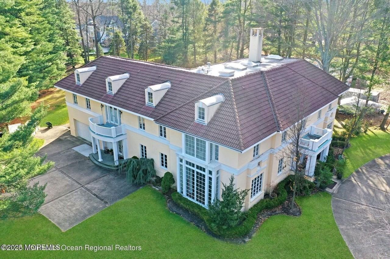 758 Roseld Ave - Photo 2 of 50