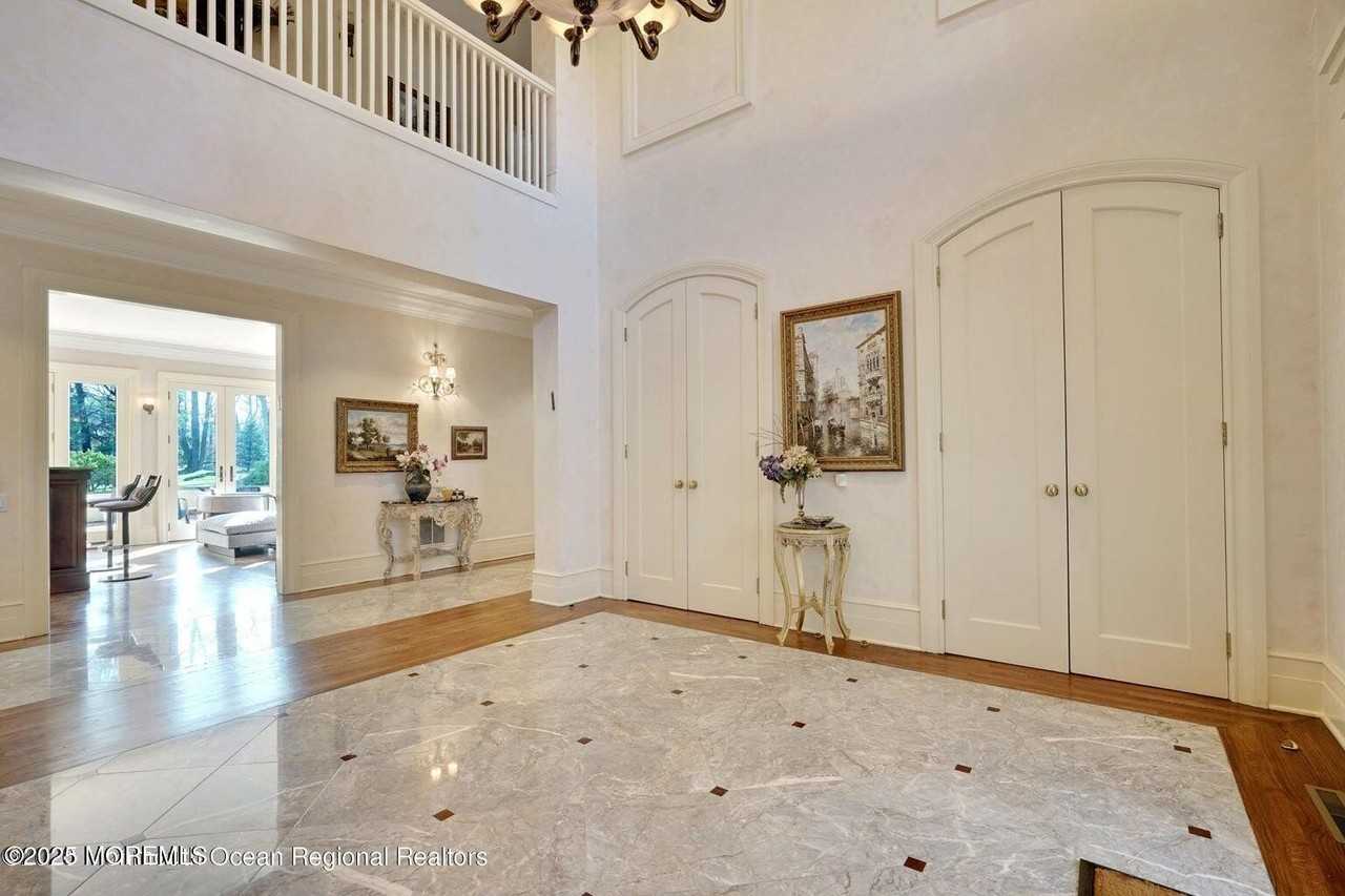 758 Roseld Ave - Photo 4 of 50