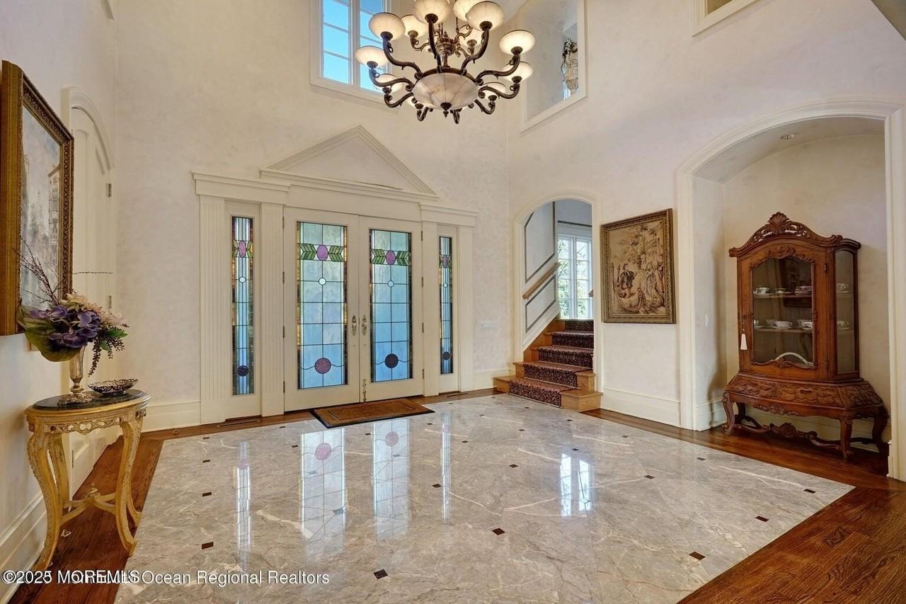 758 Roseld Ave - Photo 6 of 50