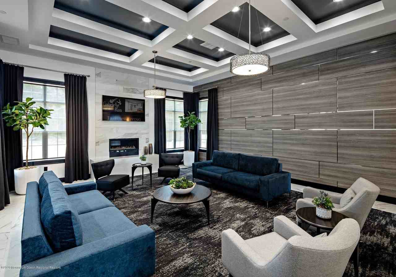 427 Stallion Cir W - Photo 3 of 15