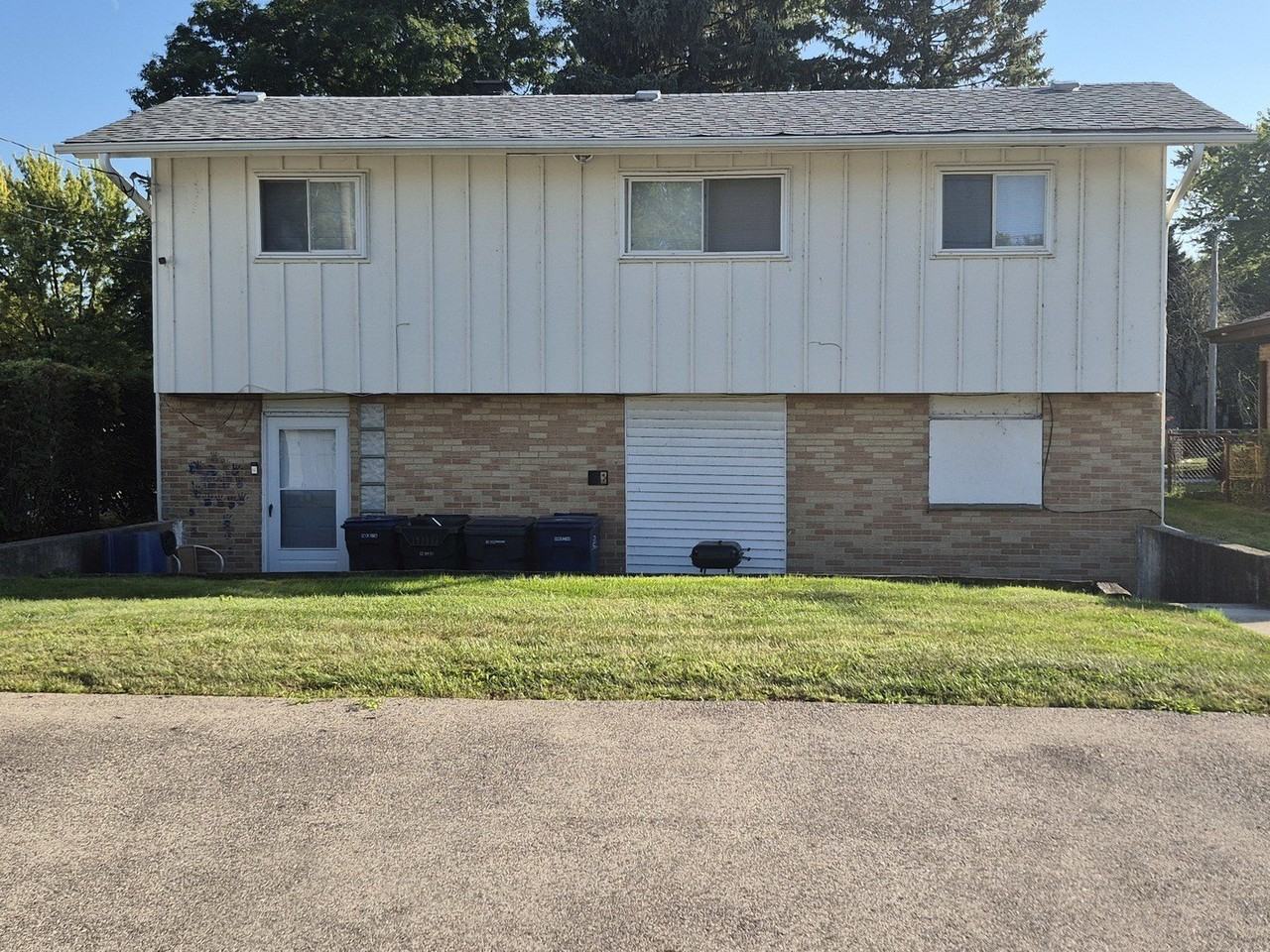 1604 20th St - Photo 2 of 10