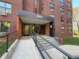 3011 Edwin Ave Apt 5d - Photo 1 of 1