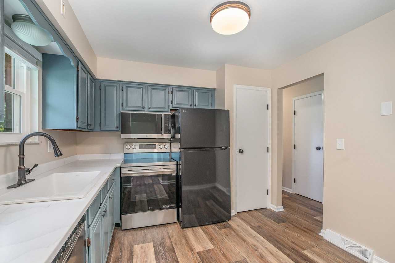 40 Stacy Ln - Photo 5 of 15