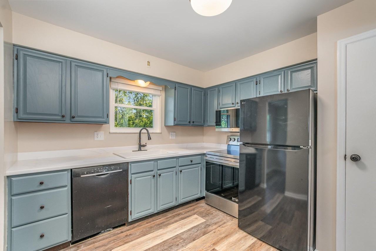 40 Stacy Ln - Photo 6 of 15