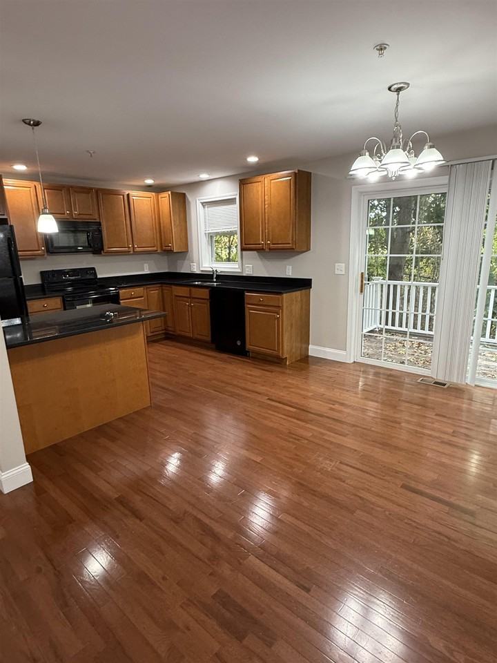 5 Sheffield Dr - Photo 4 of 33