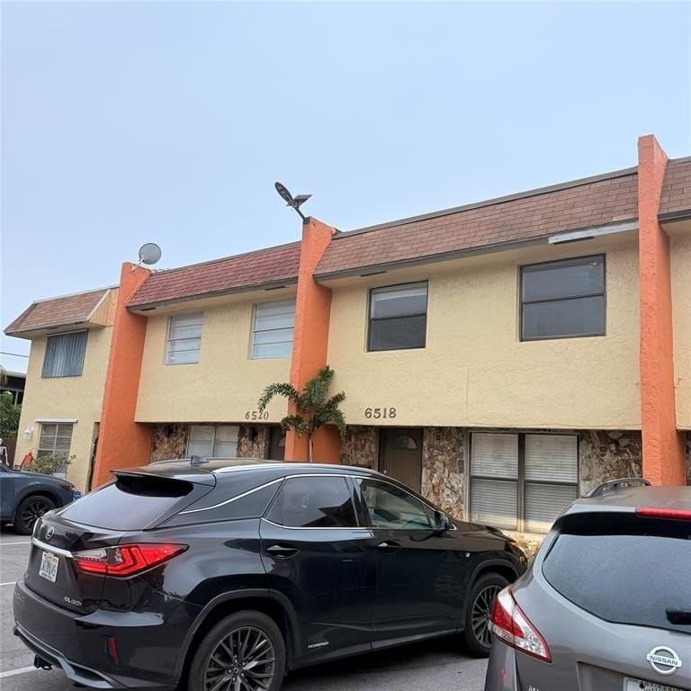 6518 Sw 41st St - Photo 2 of 9