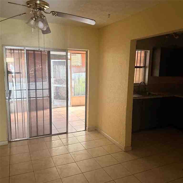 6518 Sw 41st St - Photo 7 of 9