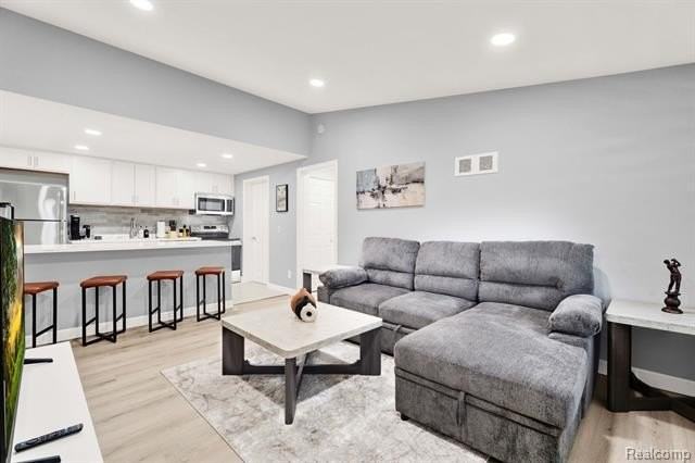 6 Roanoke Ln #32 - Photo 3 of 20