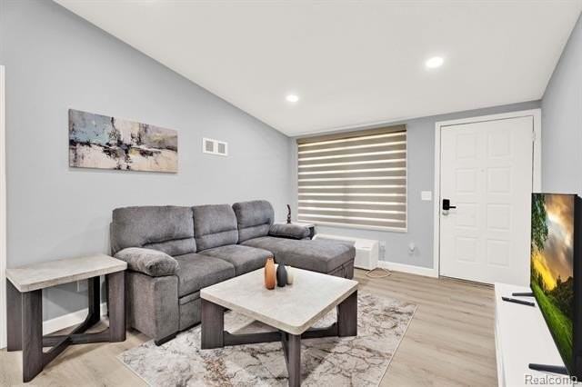 6 Roanoke Ln #32 - Photo 4 of 20