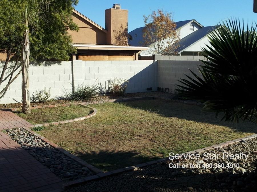 1395 N 87th St - Photo 3 of 9