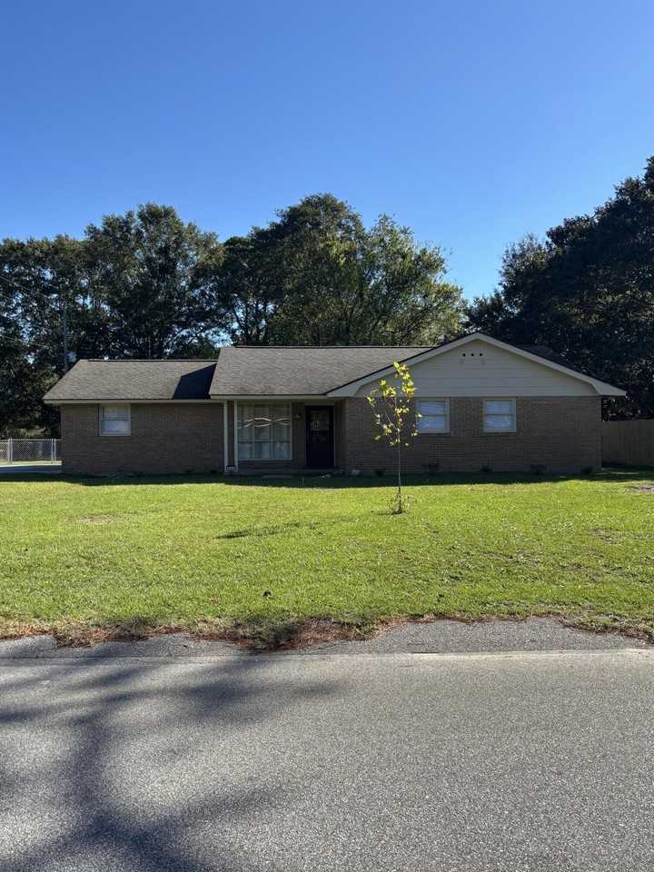 855 Whatley St - Photo 2 of 50