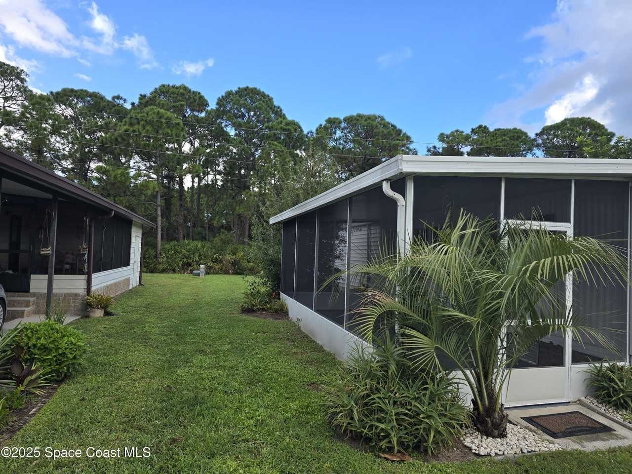 1345 Barefoot Circle - Photo 4 of 19