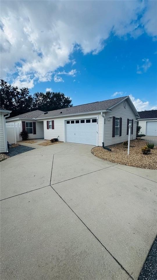 430 Calvert Ter - Photo 3 of 28