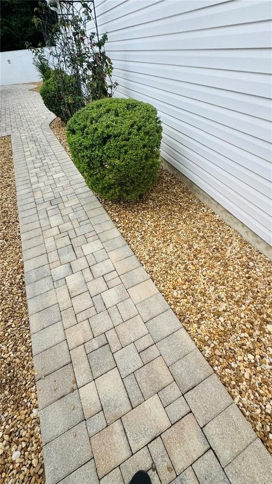 430 Calvert Ter - Photo 6 of 28