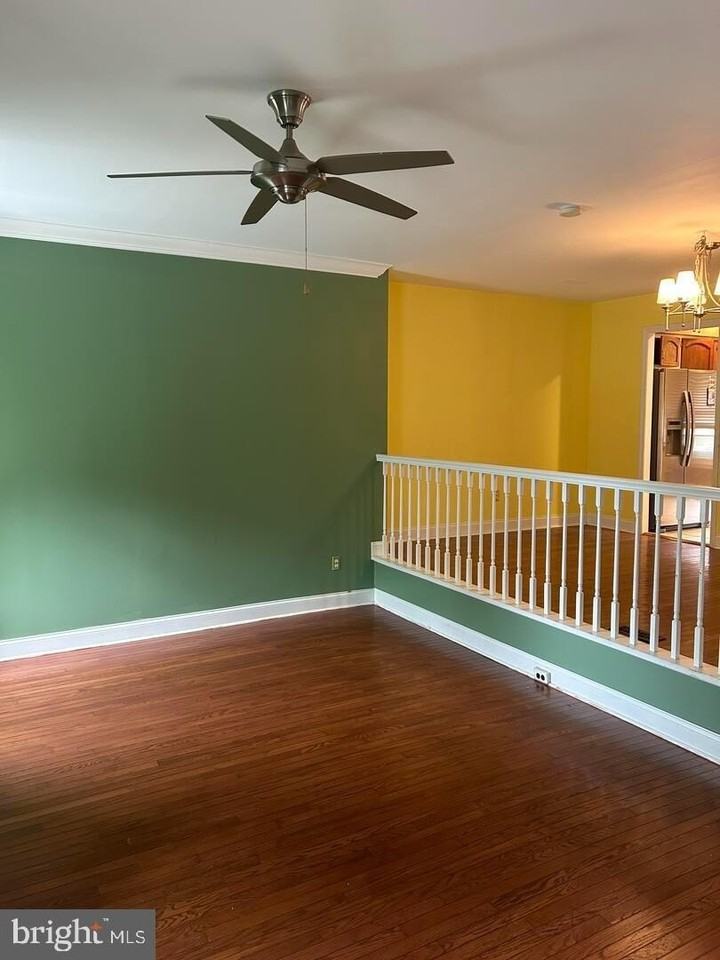 706 Chimney Hill Ln - Photo 4 of 18