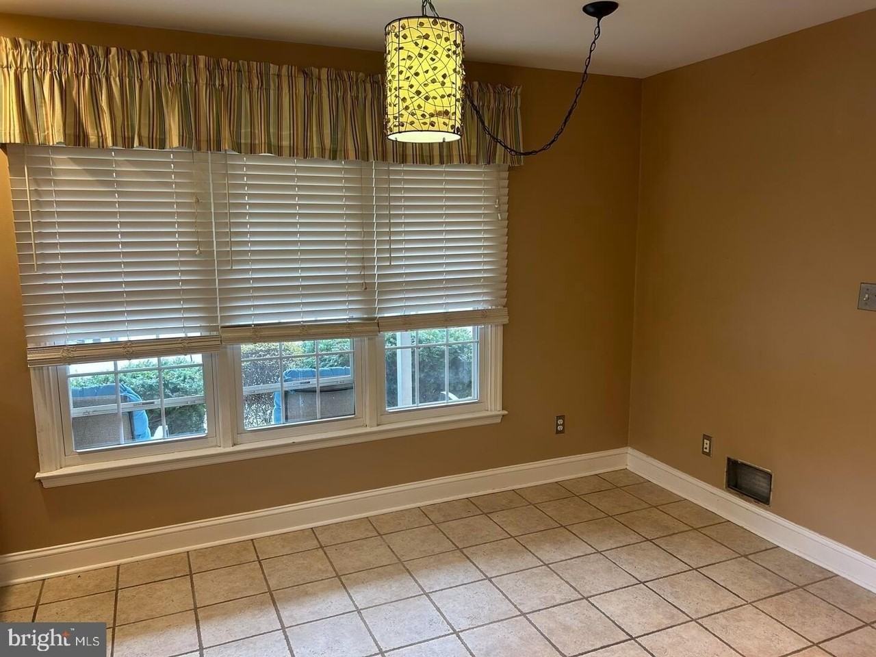 706 Chimney Hill Ln - Photo 7 of 18