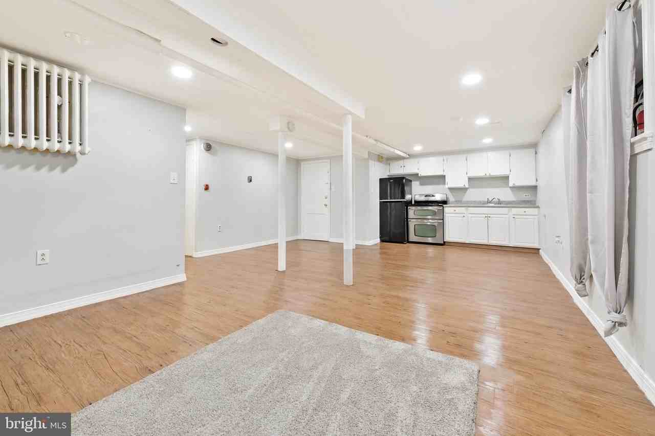 101 E 33rd St Unit B #B - Photo 2 of 7