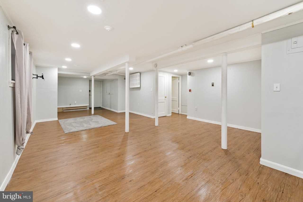 101 E 33rd St Unit B #B - Photo 6 of 7