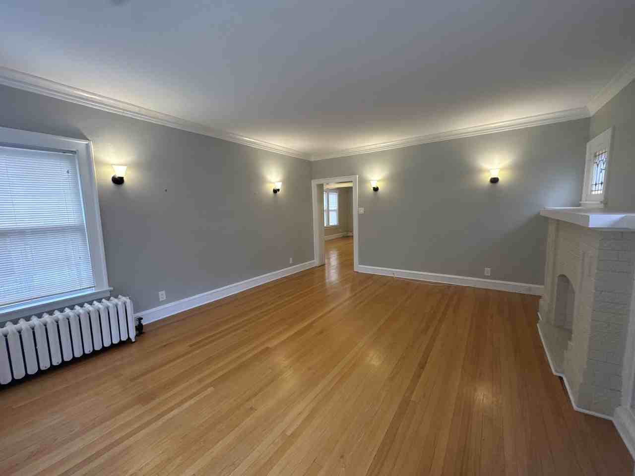 6208 N Artesian Ave ##2 - Photo 3 of 14