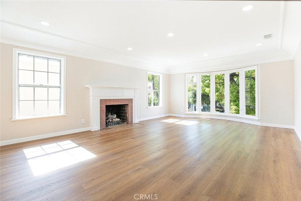 741 E Doran St - Photo 3 of 21