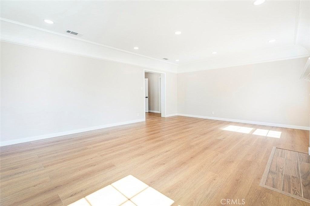 741 E Doran St - Photo 5 of 21