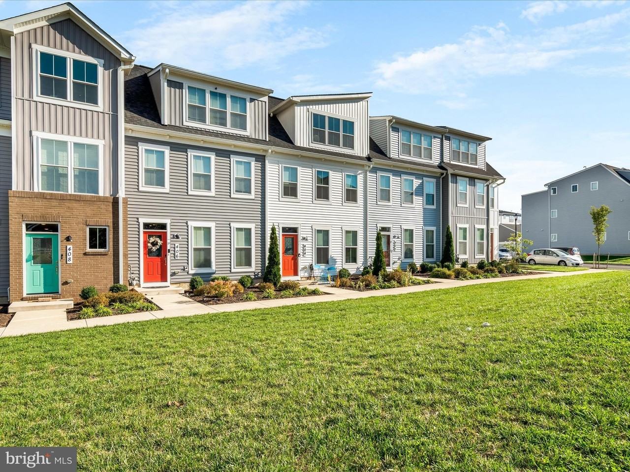 404 Waverley Drive - Photo 3 of 28