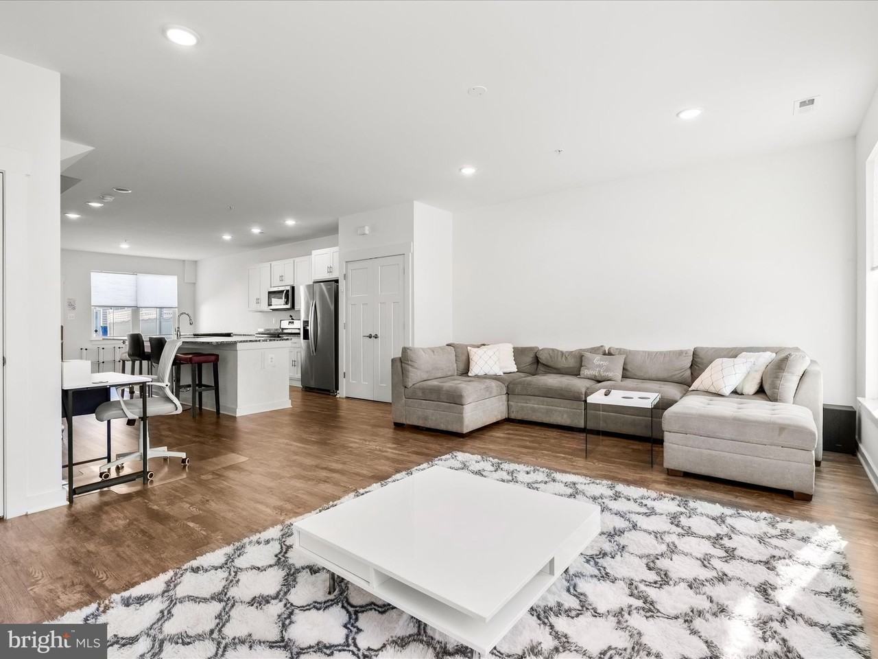 404 Waverley Drive - Photo 5 of 28