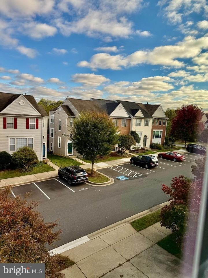 18212 Coachmans Rd - Photo 2 of 26