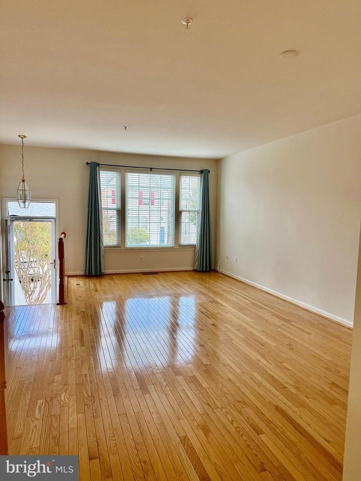 18212 Coachmans Rd - Photo 7 of 26